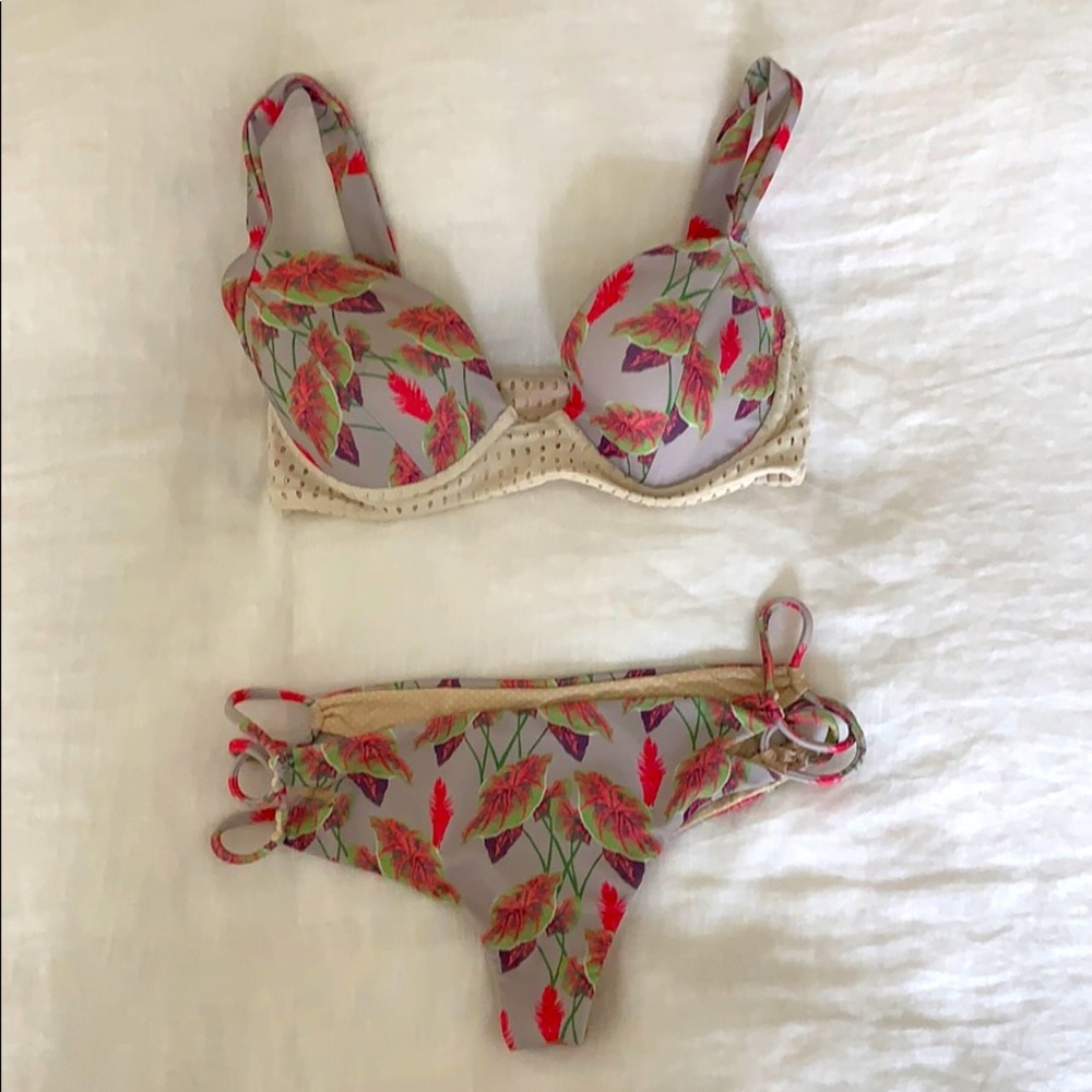 Acacia top and bottoms